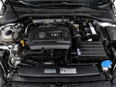 Used 2017 Volkswagen GTI SE FWD image 60