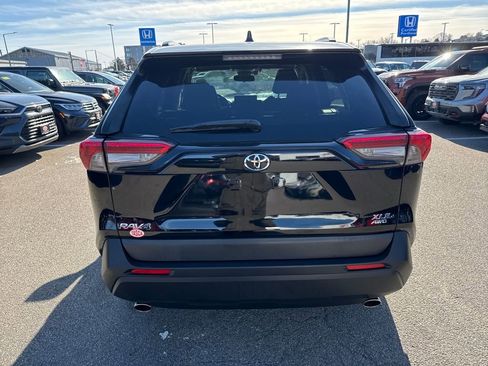 Used 2019 Toyota RAV4 XLE w/ Convenience Package AWD/4WD image 6