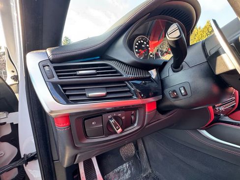 Used 2017 BMW X6 M image 17