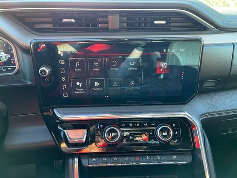 Used 2023 GMC Sierra 1500 Denali AWD/4WD image 8