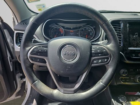Used 2019 Jeep Cherokee Limited w/ Luxury Group AWD/4WD image 10