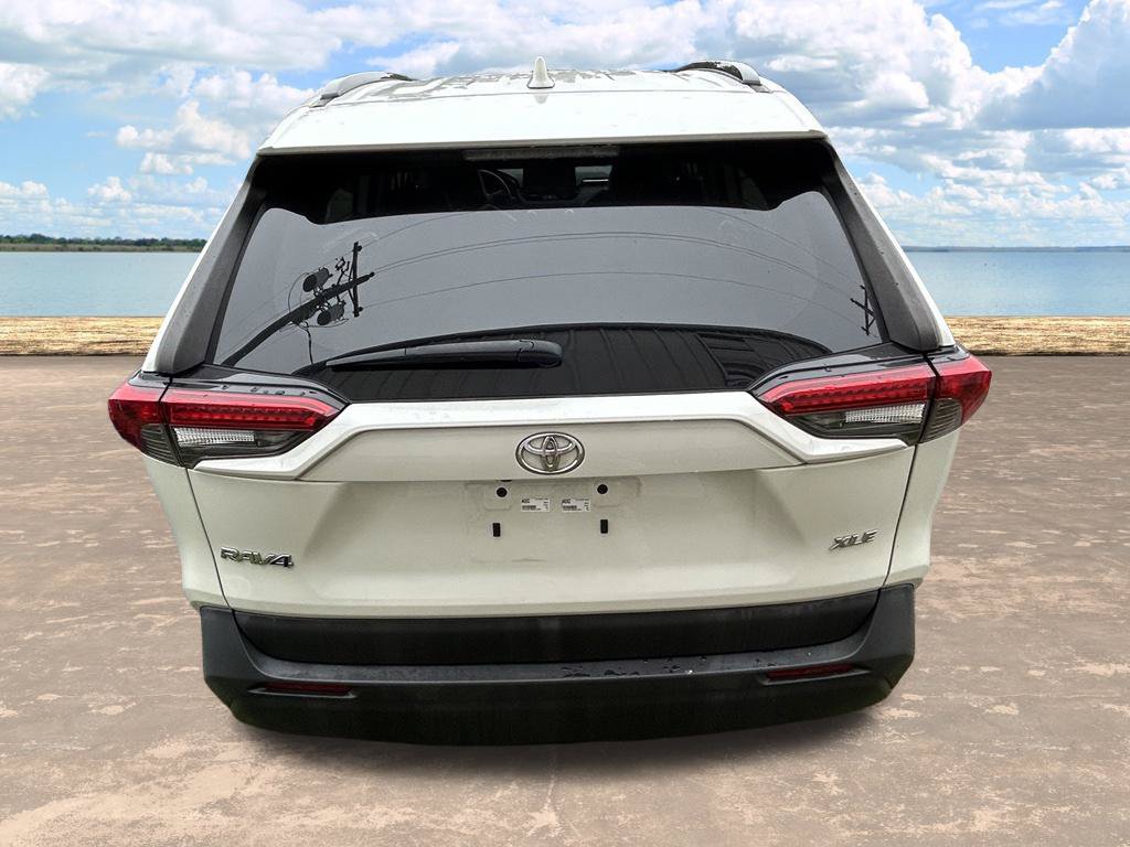 Used 2022 Toyota RAV4 XLE Premium FWD image 8