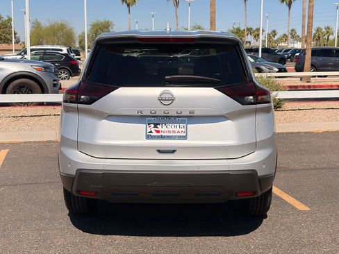Certified 2025 Nissan Rogue SV FWD image 5