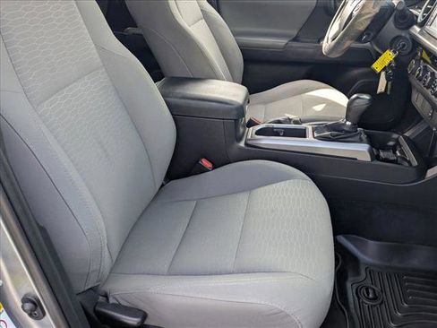 Used 2017 Toyota Tacoma SR5 w/ Tow Package image 18