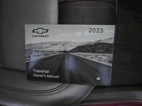 Used 2023 Chevrolet Traverse RS AWD/4WD image 41
