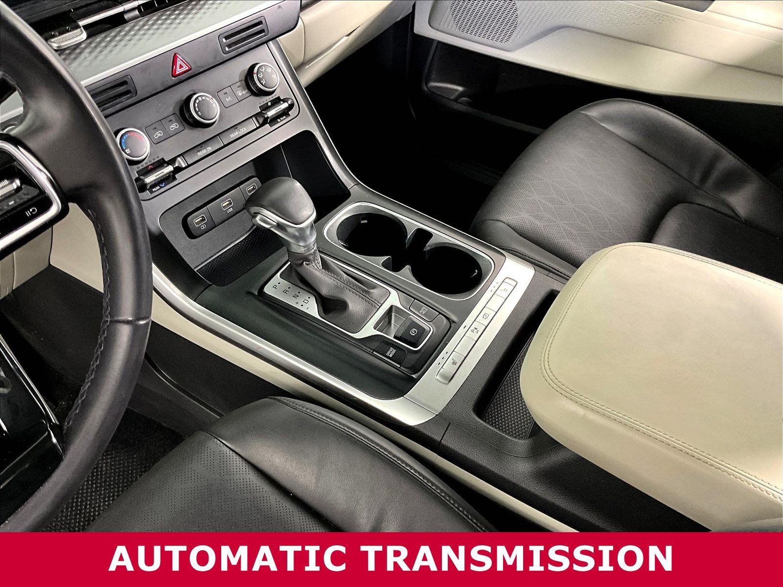 Used 2023 Kia Carnival LX FWD image 17