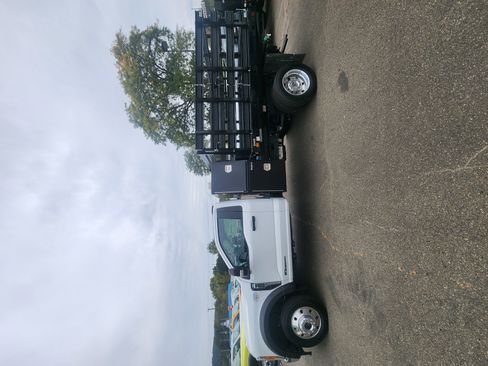 New 2023 Ford F450 XLT image 2