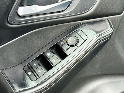 Used 2024 Nissan Rogue SV FWD image 8