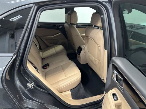 Certified 2026 Porsche Macan AWD/4WD image 40