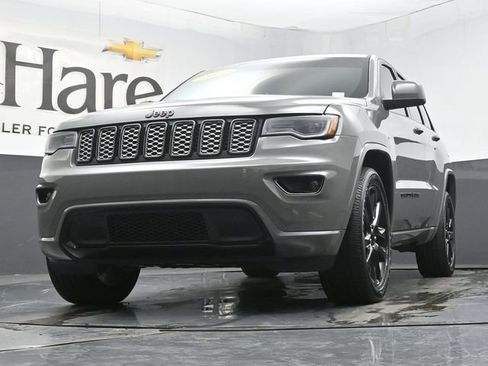 Used 2021 Jeep Grand Cherokee Laredo AWD/4WD image 55