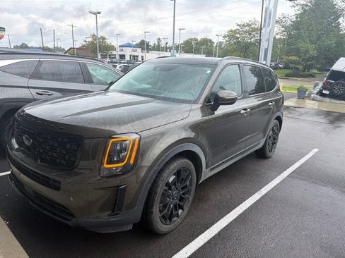 Used 2021 Kia Telluride EX w/ EX Premium Package AWD/4WD image 4