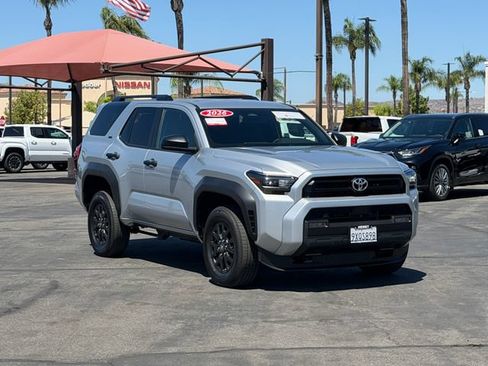 Used 2026 Toyota 4Runner SR5 AWD/4WD image 3