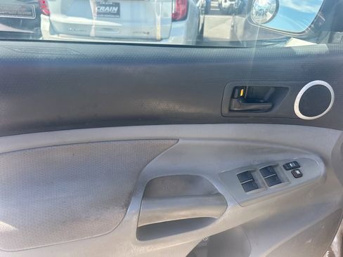 Used 2011 Toyota Tacoma PreRunner w/ SR5 Pkg #2 image 3