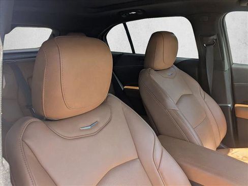 Used 2021 Cadillac XT4 Premium Luxury FWD image 16