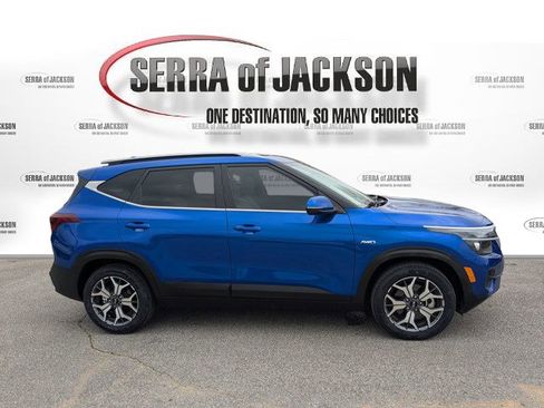 Certified 2021 Kia Seltos EX image 6