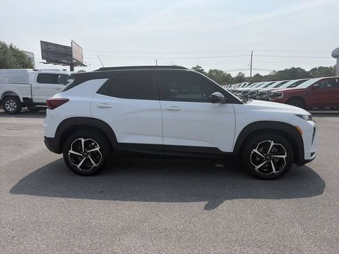 Used 2022 Chevrolet TrailBlazer RS w/ Sun and Liftgate Package FWD image 8
