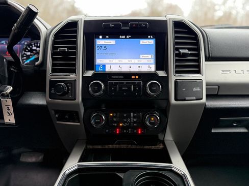 Used 2019 Ford F250 Lariat w/ Chrome Package image 21