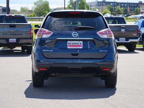 Used 2016 Nissan Rogue SV w/ SV Premium Package AWD/4WD image 4