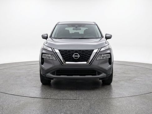 Used 2025 Nissan Rogue SV AWD/4WD image 2