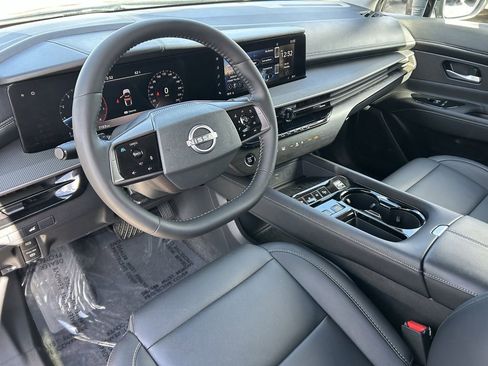 Certified 2025 Nissan Murano SV image 31