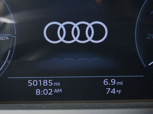 Used 2023 Audi e-tron Premium Plus w/ Premium Plus Package AWD/4WD image 9
