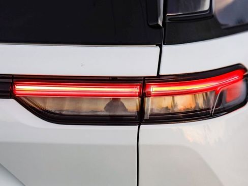 New 2025 Jeep Grand Cherokee Summit image 10