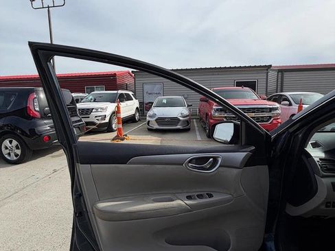 Used 2015 Nissan Sentra SV image 22