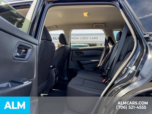 Used 2024 Nissan Rogue S FWD image 11