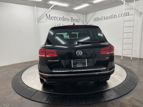 Used 2016 Volkswagen Touareg TDI image 6