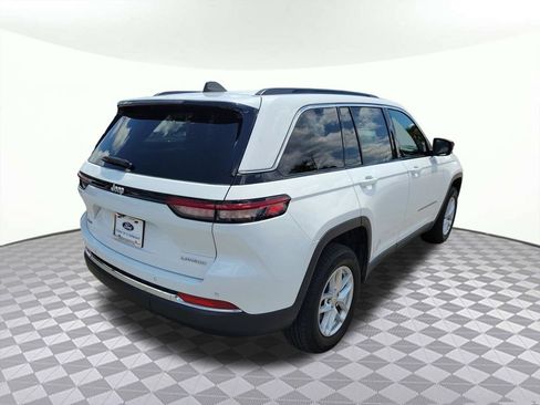 Used 2024 Jeep Grand Cherokee Laredo X AWD/4WD image 5