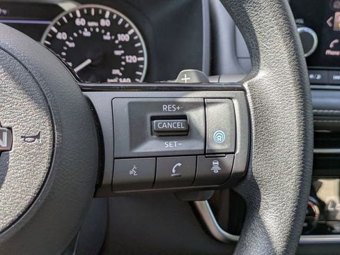 Used 2022 Nissan Rogue SV image 27