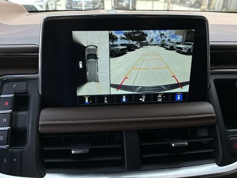 Certified 2023 Chevrolet Suburban High Country w/ Premium Package RWD image 9