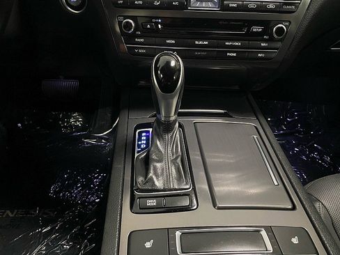 Used 2015 Hyundai Genesis 3.8 image 21