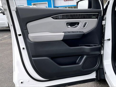 Used 2023 Honda Pilot Elite image 18