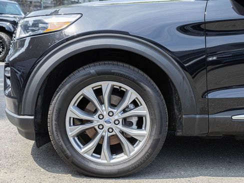 Used 2022 Ford Explorer XLT w/ Equipment Group 202A AWD/4WD image 12