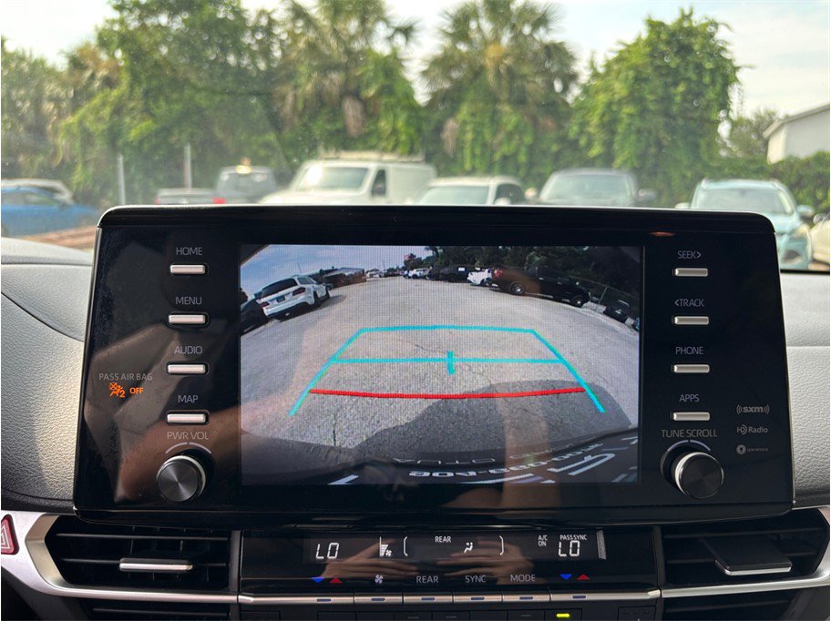 Used 2023 Toyota Sienna XLE FWD image 29