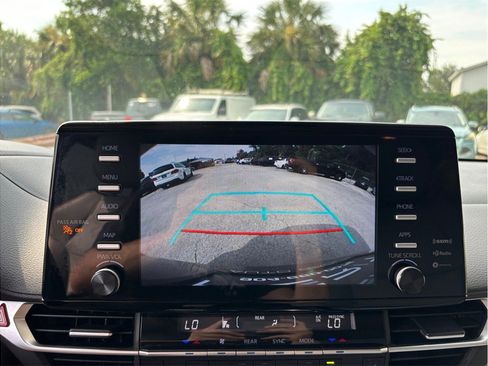 Used 2023 Toyota Sienna XLE FWD image 29