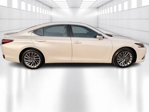 Used 2023 Lexus ES 300h w/ Accessory Package (Z1) FWD image 4