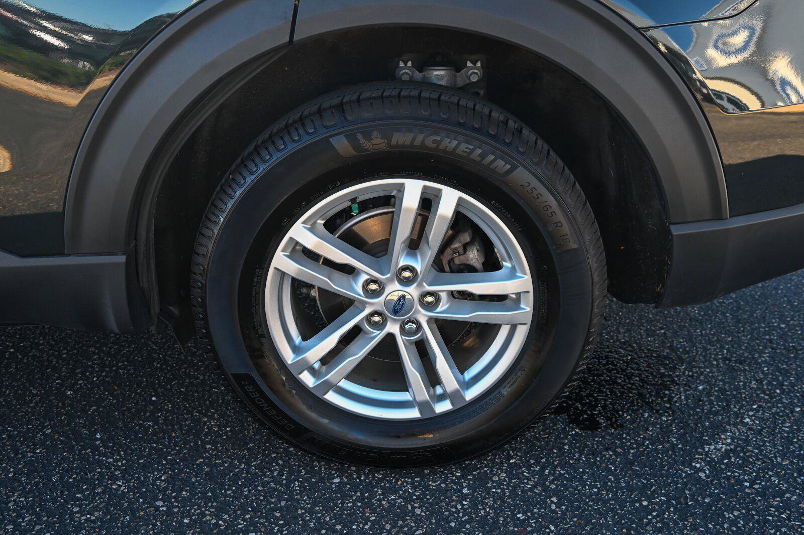 Used 2022 Ford Explorer XLT w/ Equipment Group 202A AWD/4WD image 13