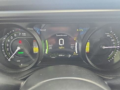 Used 2025 Jeep Wrangler Unlimited Rubicon 4xe w/ Safety Group AWD/4WD image 13