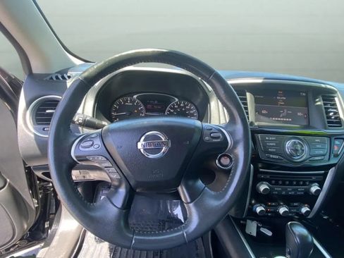 Used 2017 Nissan Pathfinder SV AWD/4WD image 22