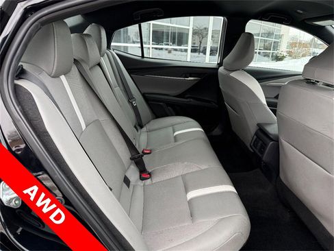 Used 2025 Toyota Camry SE image 12