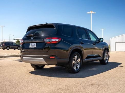 Used 2025 Honda Pilot EX-L image 5