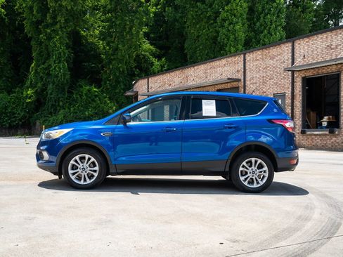 Used 2017 Ford Escape SE FWD image 4