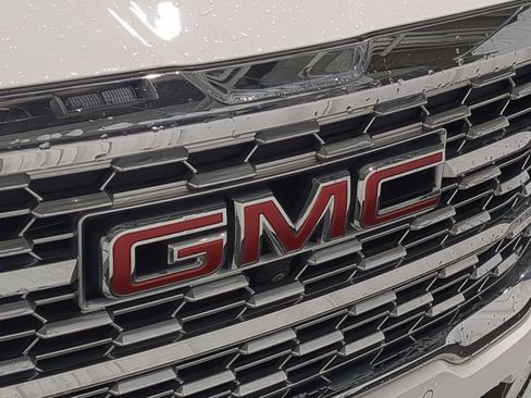 Used 2023 GMC Terrain Denali w/ Denali Premium Package image 12