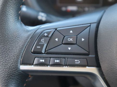 Used 2023 Nissan Kicks SR w/ SR Premium Package FWD image 12