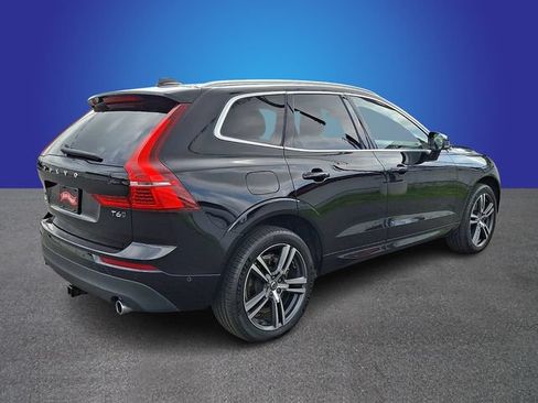 Used 2018 Volvo XC60 T6 Momentum w/ Convenience Package AWD/4WD image 4