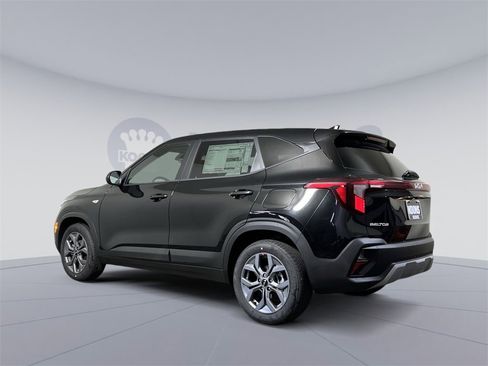 New 2026 Kia Seltos LX image 4