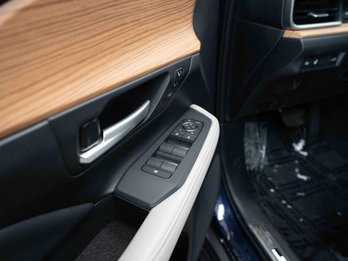 Used 2025 Toyota Grand Highlander Limited image 7