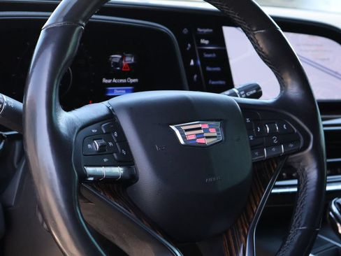 Used 2022 Cadillac Escalade Luxury w/ LPO, Floor Liner Package AWD/4WD image 20